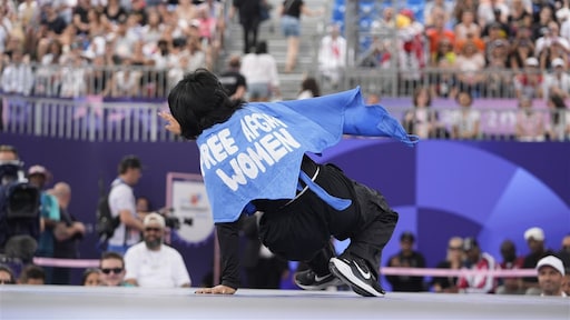 Breakdancer in actie op de Spelen: 'Free Afghan women'