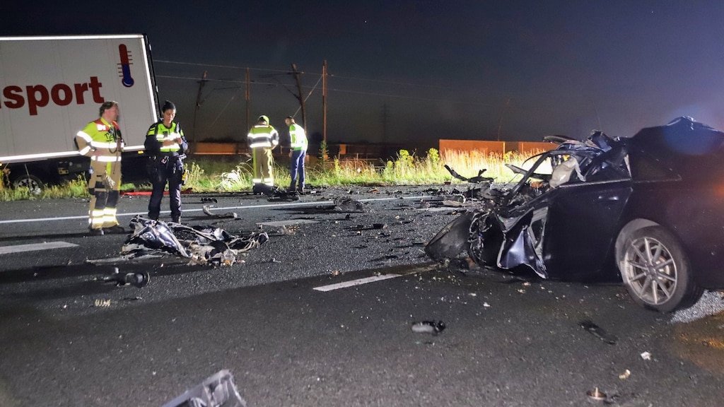 Spookrijdende automobilist overleden door frontale botsing A15