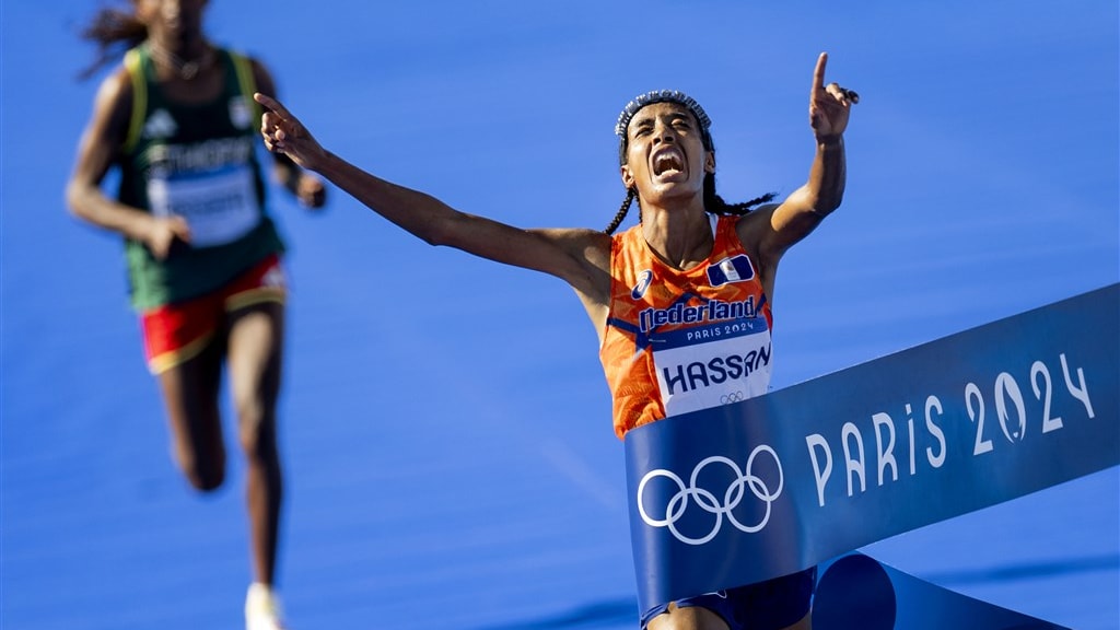 Ze doet het! Goud voor Sifan Hassan op olympische marathon in Parijs