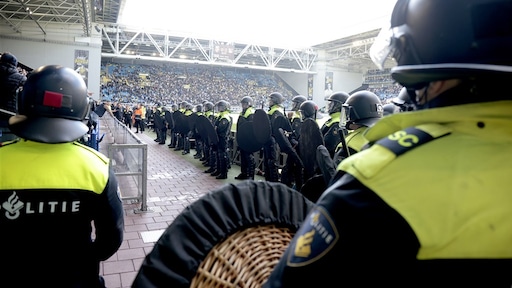 Hardere acties bonden: NAC-Ajax en FC Twente-Sparta zonder politie