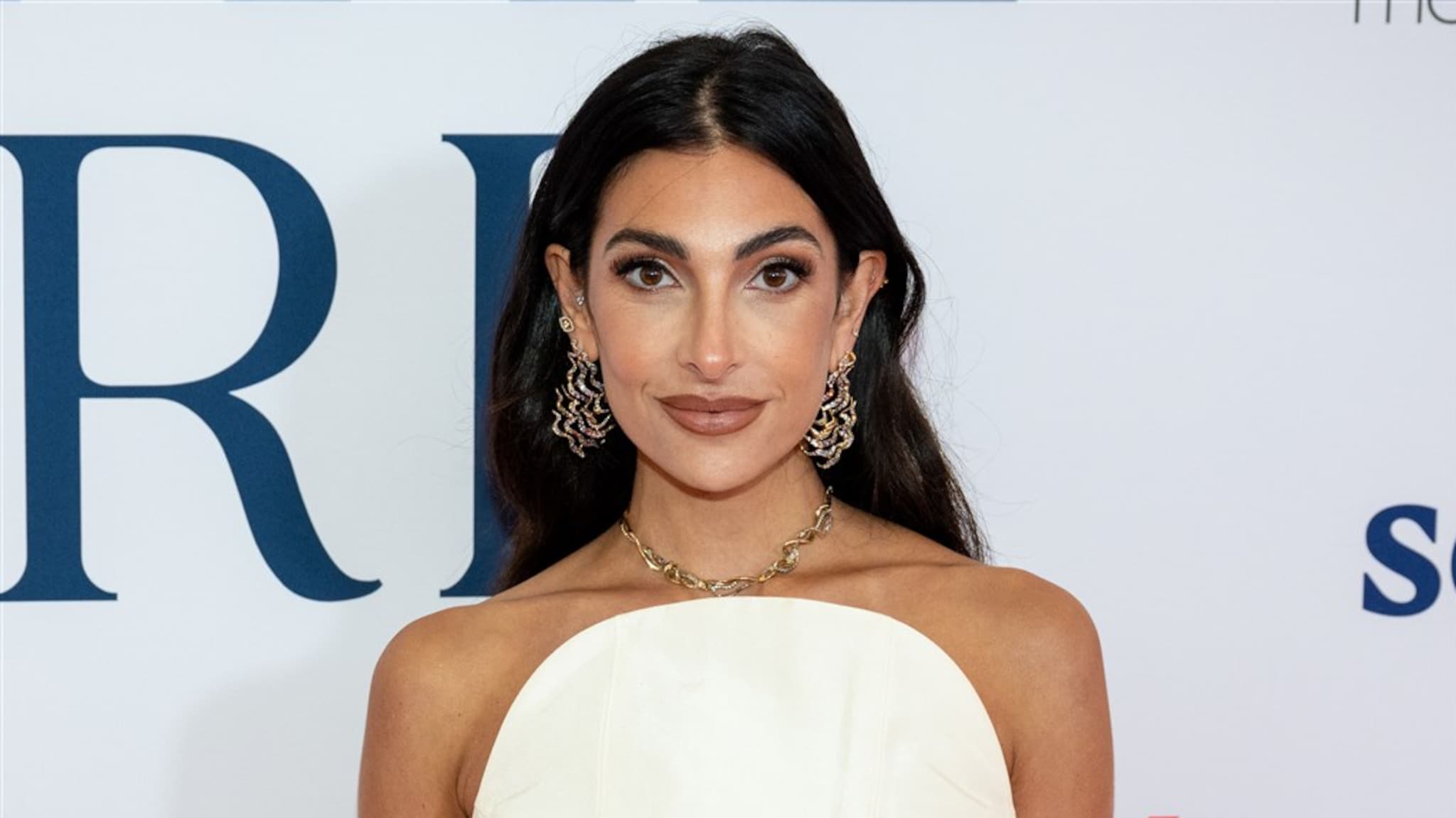 Anna Nooshin worstelt met ouderschap: 'Heb twee uur lang gehuild'