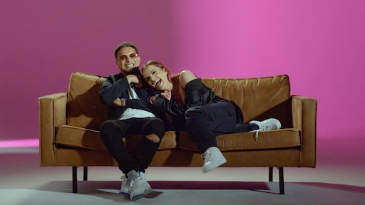 Ronnie Flex neemt afscheid van villa waarin hij met Demi de Boer woonde