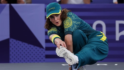 Breakdancer met nul punten noemt haat die ze over zich heen kreeg 'verschrikkelijk'