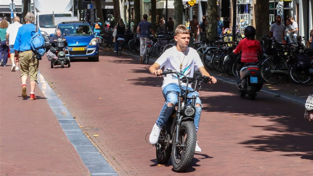 Inspection seizes 1,100 La Souris motorcycles | RTL News Inspection seizes 1,100 La Souris motorcycles | RTL News