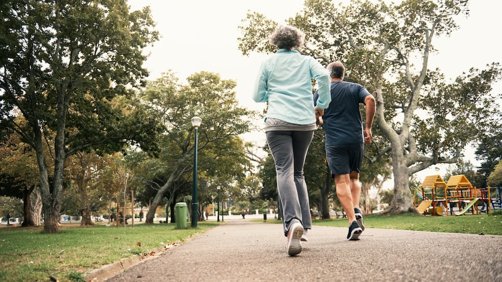 Verouderingsproces slaat hard toe op je 44ste en 60ste: 'Lichaam is stijver'