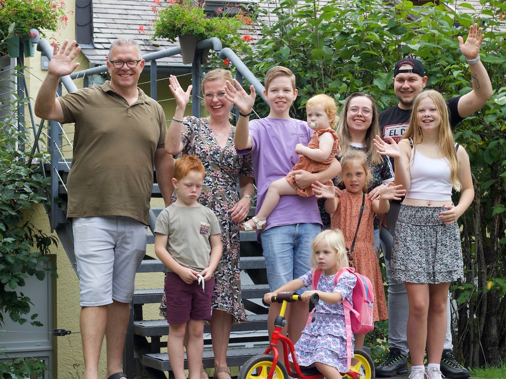 Familie Kraan uit Een huis vol emigreert verwelkomt tiende kind: 'We genieten enorm'
