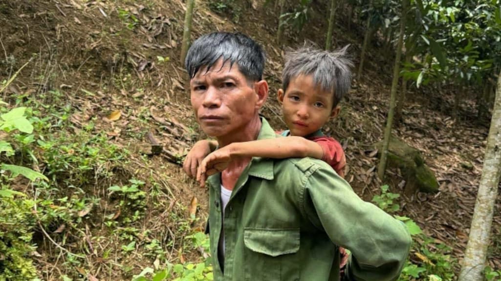 Verdwaald kind (6) na vijf dagen alleen teruggevonden in bossen Vietnam