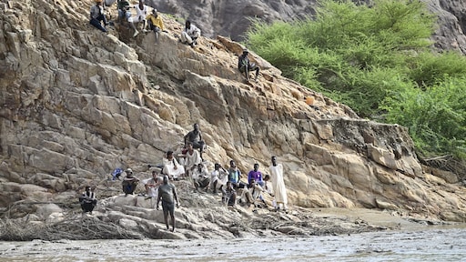 Tientallen doden en meer dan 100 vermisten na dambreuk in Soedan