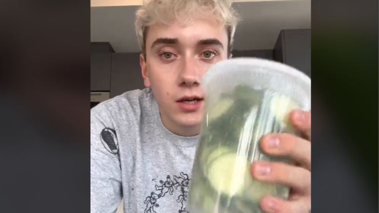 Komkommersalades gaan viral op TikTok: 'Soms moet je gewoon een hele ...