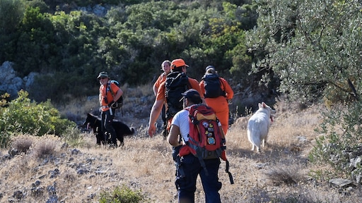 Zoekactie naar vermiste Brigitte (65) op Samos gestaakt, 'te heet voor de speurhonden'