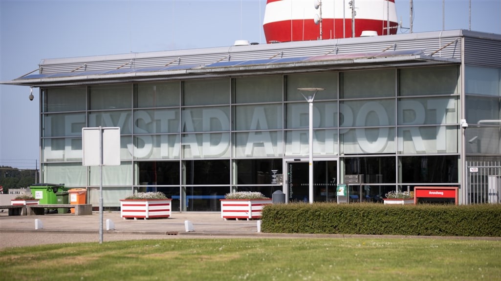 Provincie en gemeente tegen minister: open Lelystad Airport