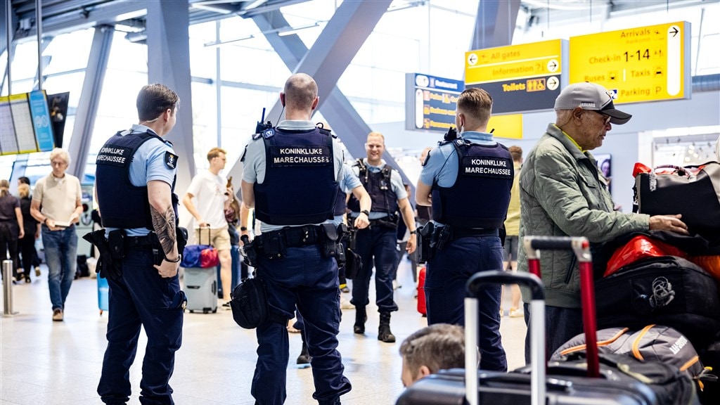Foutje in zwaarbeveiligd netwerk Defensie veroorzaakte massale storing