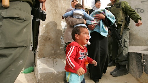 'Kenmerken van apartheid' en bombardementen: hoe onderdrukking Palestijnen op de Westoever treft