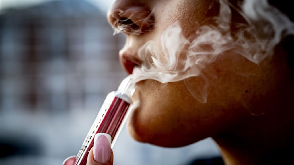 Zo help je je kind van het vapen af: 'Word in ieder geval nooit boos'