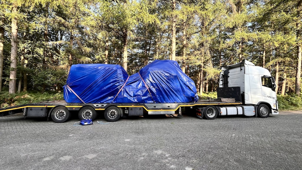 De Vikings worden ingepakt om niet herkenbaar te zijn.