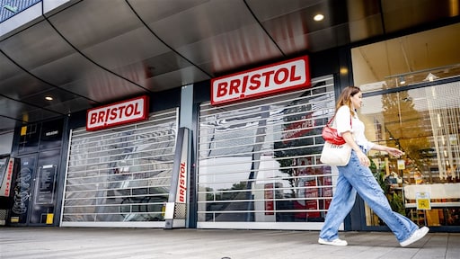 Zeven winkels schoenenketen Bristol open voor faillissementsuitverkoop