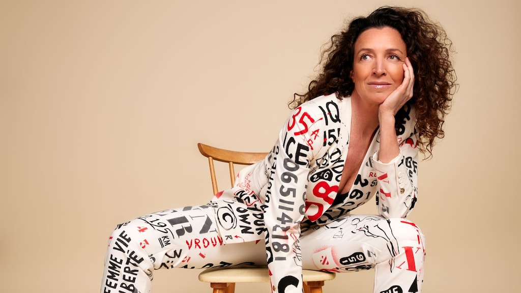 Sjamke vond het verschrikkelijk om 50 te worden: 'Ik wil de tijd graag een loer draaien'