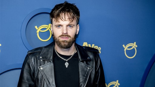 BOOS onthult: BN’ers prijzen dure behandelingen van Master Oh aan