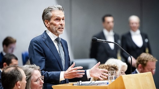 Schoofs tweede grote debat: 'Gestuntel, maar hij bleef overeind'