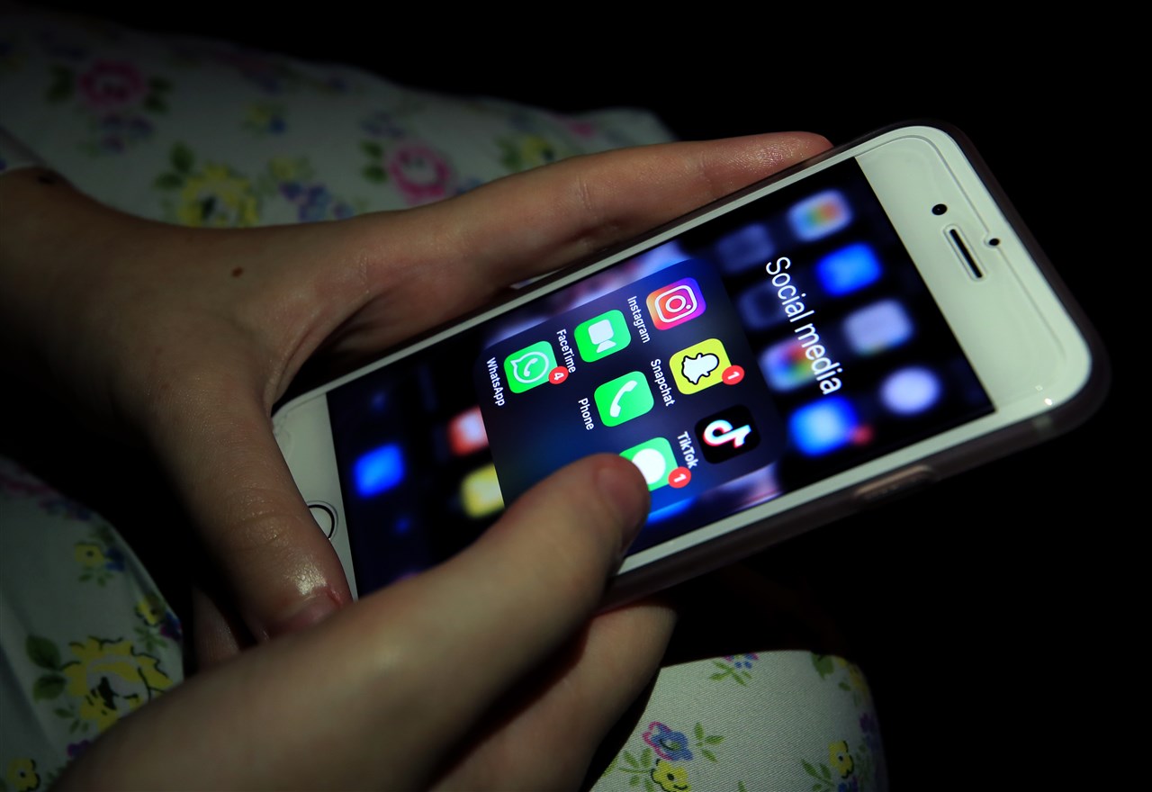 Vast voor kinderporno: Enkhuizer (26) haalde honderden jongens over tot seks voor camera