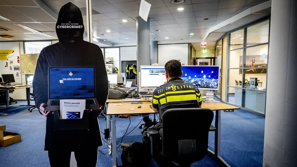 Beïnvloeden, bespioneren of saboteren: dit kan een land met de buitgemaakte politiegegevens