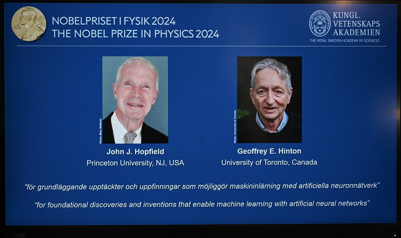 Amerikaan en Brit winnen Nobelprijs Natuurkunde voor ontwikkelen kunstmatige intelligentie