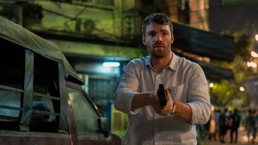 Netflix deelt eerste beelden nieuw seizoen The Night Agent en kondigt nieuw seizoen aan