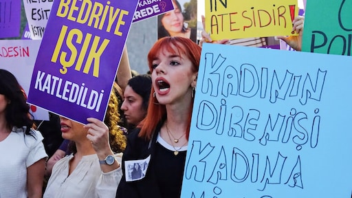 Massaal protest in Turkije na moord op vrouwen: 'Te weinig actie tegen femicide'