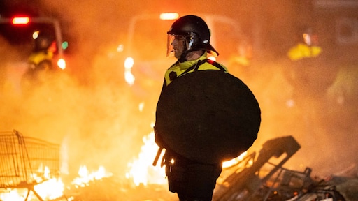 Politiebonden tegen kabinet: bescherm hulpverleners jaarwisseling