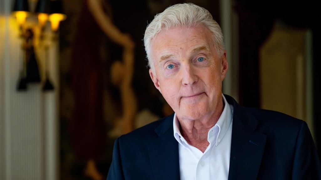 André van Duin neemt ontroerd prijs in ontvangst: 'Dank u, kijkers'