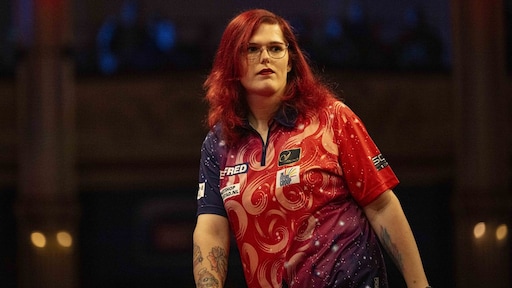 Trans dartster Van Leuven als eerste Nederlandse vrouw ooit naar WK