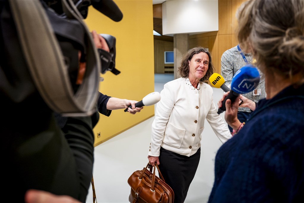 Minister Faber zegt dat ze ook verder kan zonder asielnoodwet