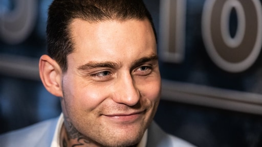 Douwe Bob viert derde verjaardag van zoontje Elias: 'Vanaf nu onherkenbaar op de socials'