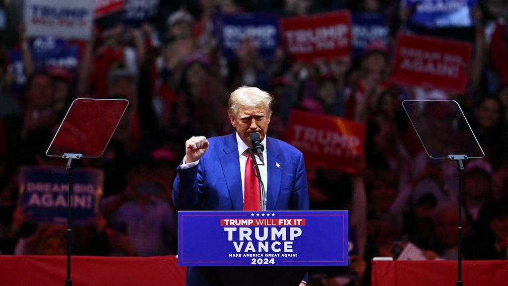 Grove taal bij rally Trump, komiek noemt Puerto Rico 'eiland van afval'