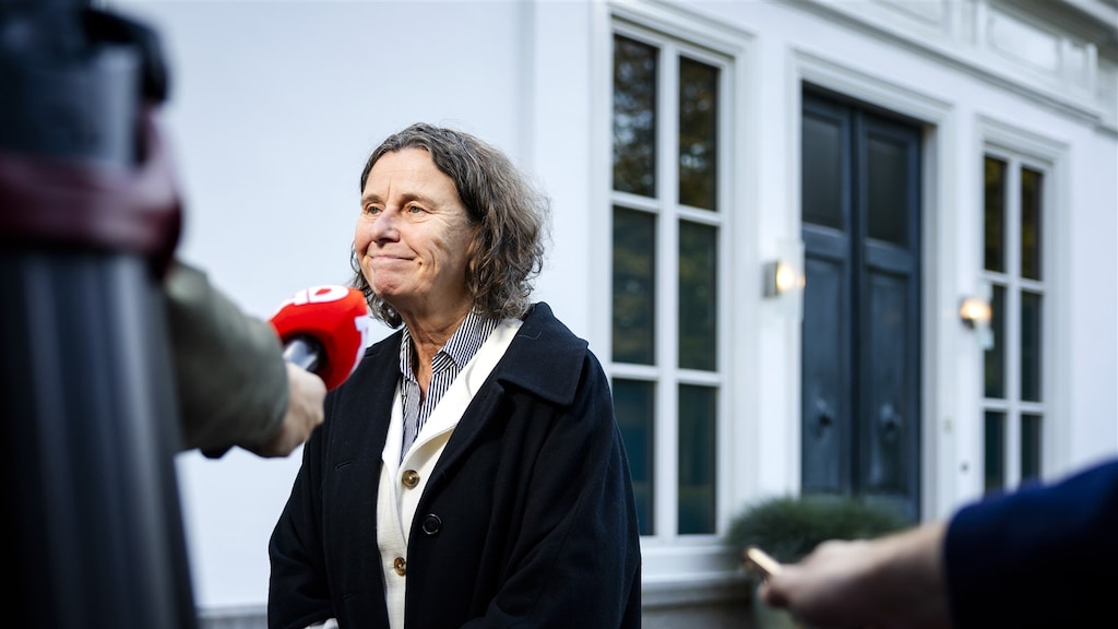 Asiel bijna elke dag in het nieuws, maar minister Faber heeft nog één woordvoerder over