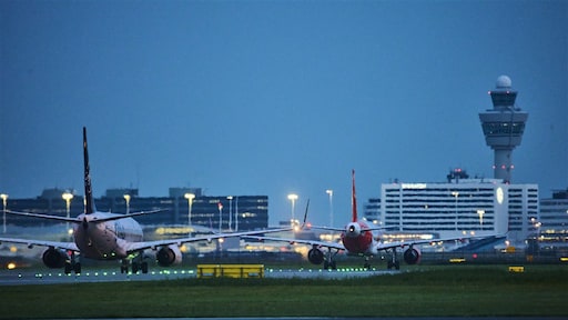 Vliegmaatschappijen flink duurder uit op Schiphol: 'Tarieven met 40 procent omhoog'