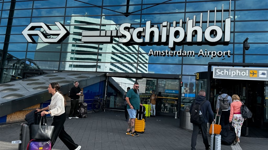 KLM en easyJet: vliegen vanaf Schiphol wordt duurder door hogere havengelden
