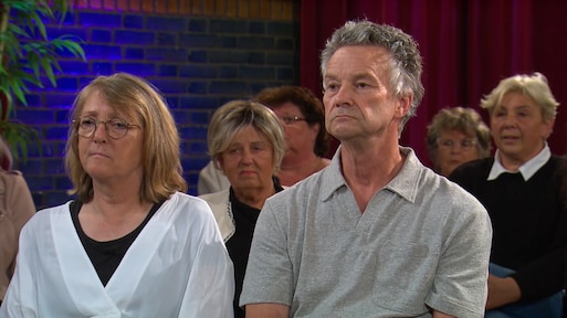 Kijkers nemen het massaal op voor klusjesman Ronald in Mr. Frank Visser Doet Uitspraak