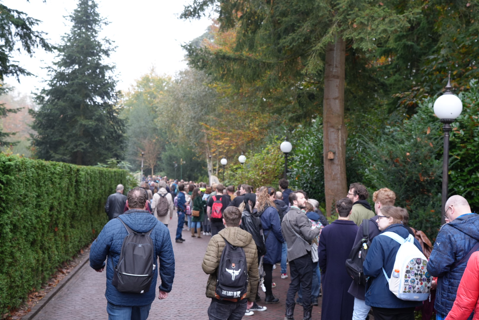 Wachtrij van ruim vier uur voor nieuwe attractie Efteling: 'Dit is bizar'