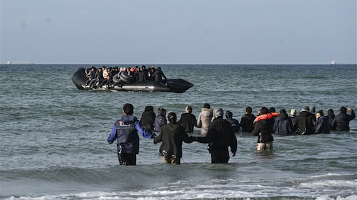 Premier Starmer: VK moet mensensmokkelaars aanpakken als terroristen