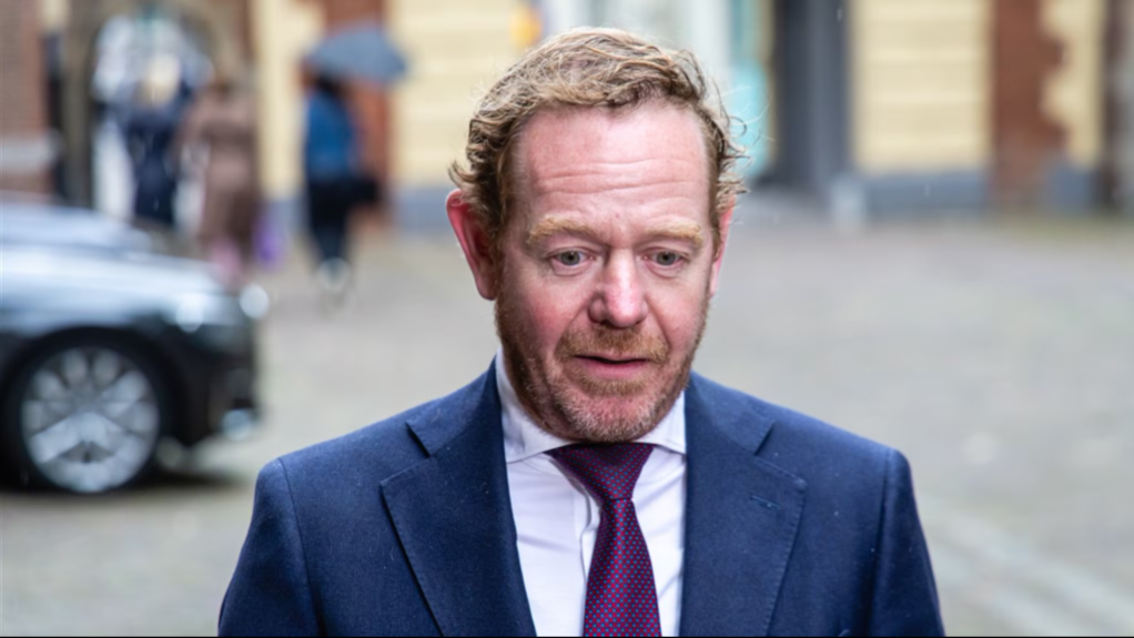 'Ernstig', 'ontluisterend', 'bizar': partijen eisen onmiddellijk actie na rapport over zware criminelen in de zorg