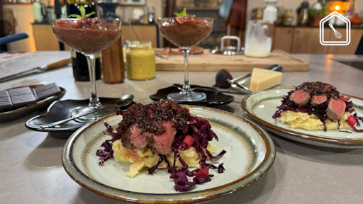 Gestoofde rode kool met aardappelpuree en biefstuk & chocolademousse