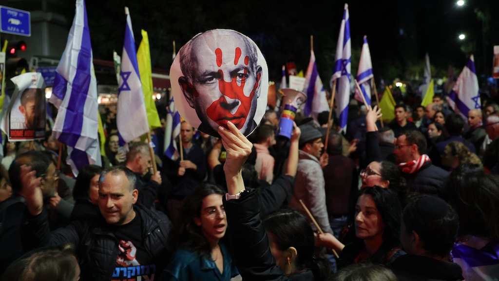 Protesten in Israël afgelopen dinsdag na het ontslag van de minister.