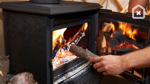 Onder deze omstandigheden kun je beter niét je houtkachel stoken