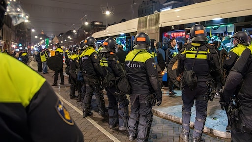 Ooggetuige over rellen Amsterdam: 'Ze zochten de confrontatie'