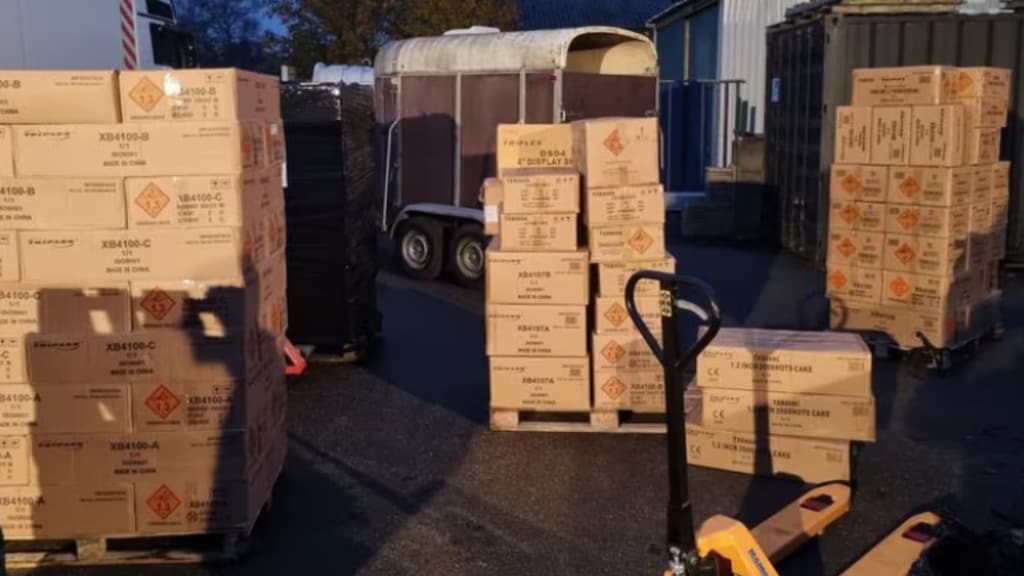 Politie vindt 5500 kilo aan zwaar vuurwerk in loods Krimpen aan de Lek