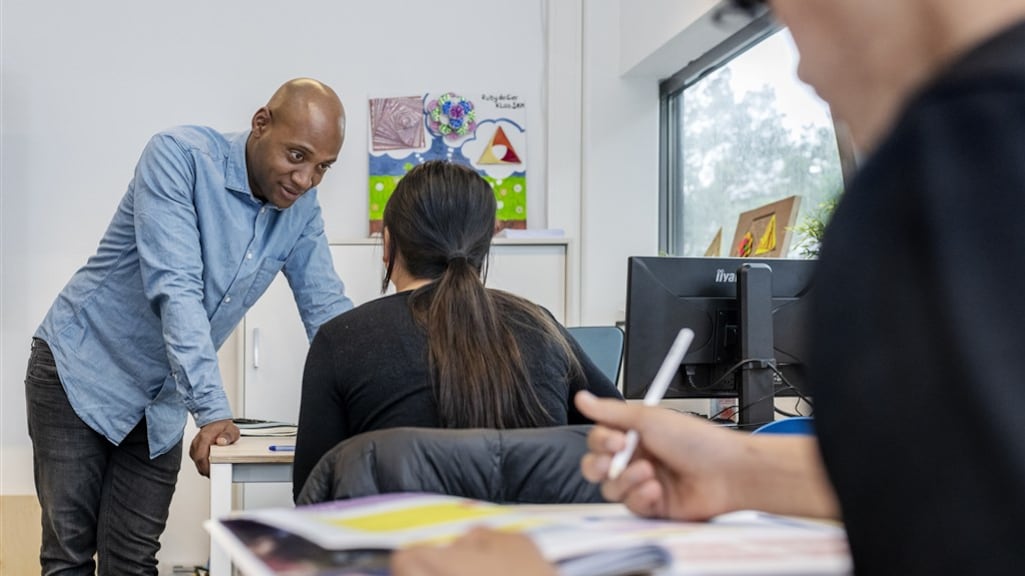 Inspectie: veel leerlingen 2de klas middelbare school kunnen niet goed genoeg lezen