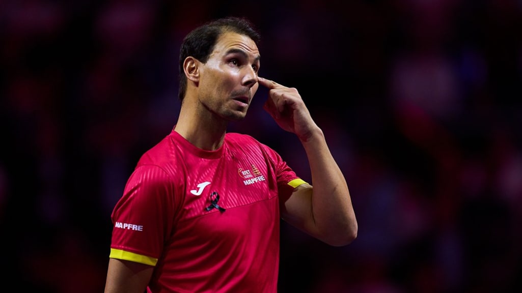 Nadal pinkte gisteravond een traantje weg tijdens een eerbetoon aan hem.