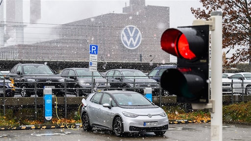 Personeel Volkswagen eist dat de top deel bonussen inlevert én dreigt met acties