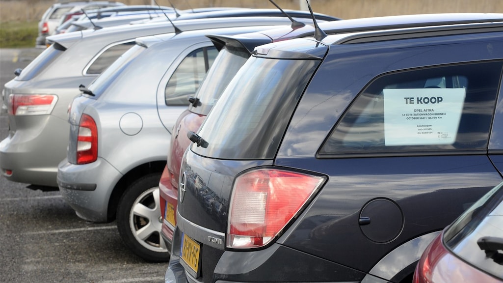 Prijzen nieuwe auto's stijgen, Nederlanders kopen steeds vaker tweedehands: dit is wat je gemiddeld betaalt